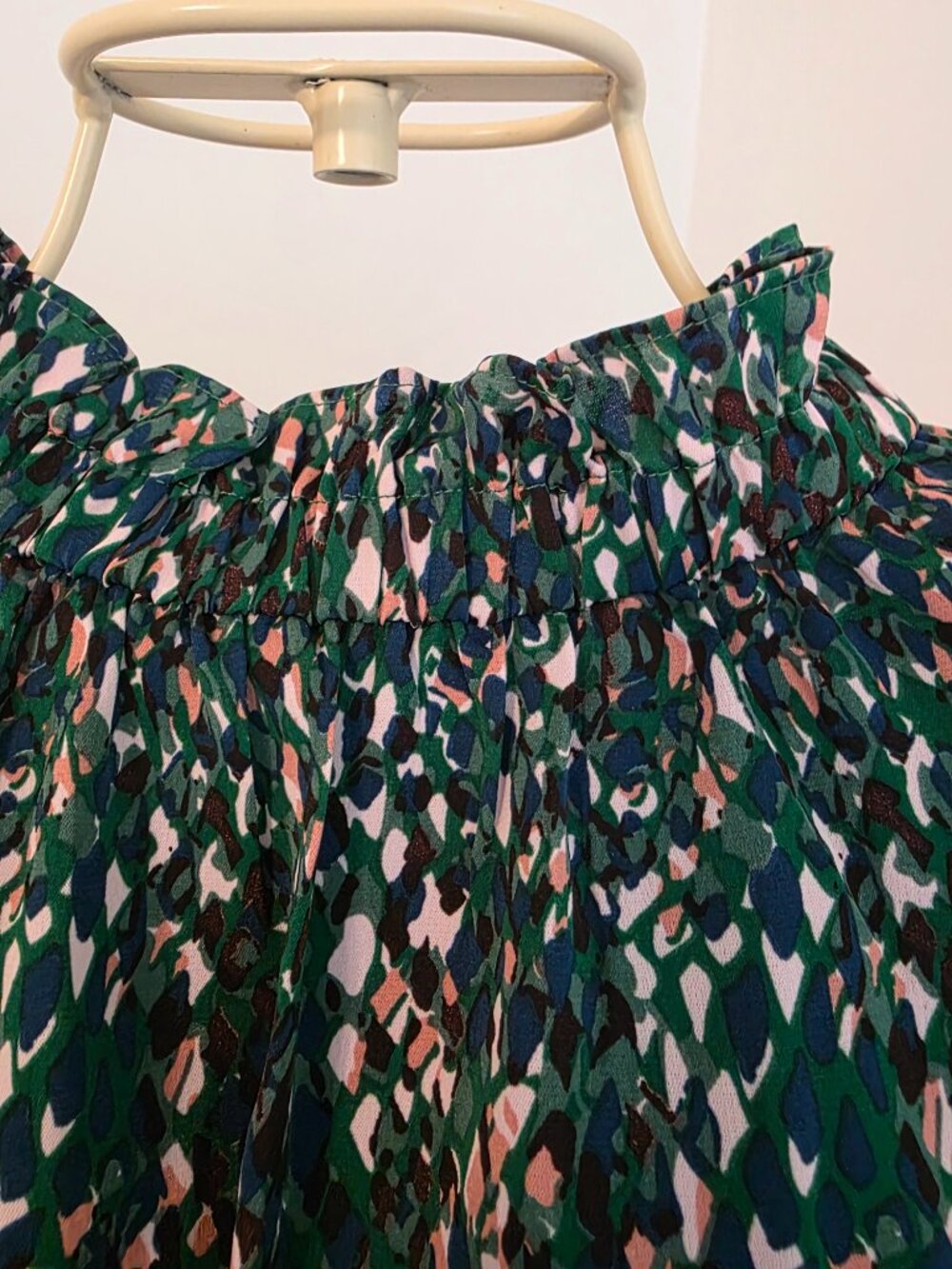 THML Embroidered Puff Sleeve Blouse Green Abstract Print Orange Floral Size L - Picture 8 of 8
